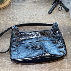 Y2K Croc-Embossed Black Shoulder Bag with Slim Strap